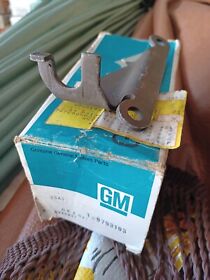 9793193 1970s Gm Nos Transmission Shifter Cable Bracket T400