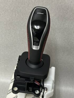 7aw32u00aa Alfa Romeo 156152457 2020-2021 Giulia/stelvio Oe Shifter With Red Stitching