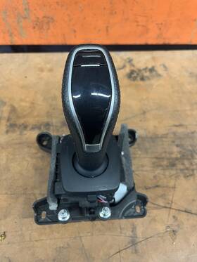 7aw40u00aa Alfa Romeo 20 21 22 23 24 Stelvio Oem Automatic Transmission Shifter Black Leather Knob