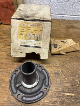 3859033 Borg Warner Gm T10 4 Speed Front Input Shaft Bearing Retainer Nos