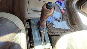 10328920 Buick 03-04 Regal Floor Shifter Lever Automatic Transmission Tan 525