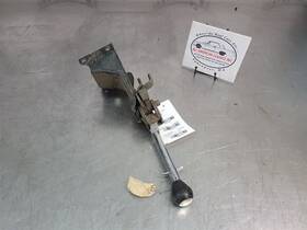 242.gm1d68 Chevrolet 1968-76 Corvette 4 Speed Manual Trans Shifter W / Bracket - Oem