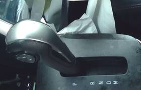 242.gm1g19 Chevrolet 17 18 2019 20 21 22 Chevy Trax Transmission Shift Knob In Black And Gray