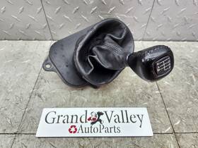 2927966 Chevrolet 1997-2004 C5 Corvette Manual Shifter 6 Speed With Knob And Boot Used Oem