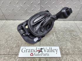 3333241 Chevrolet 1997-2004 C5 Corvette Shifter Automatic With Knob Used Oem Black