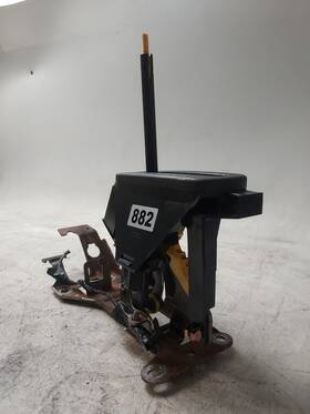 7426734 Chevrolet 2000-2005 Cavalier Automatic Transmission Shift Lever Assembly Shifter