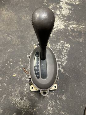 2252154 Chrysler Used Automatic Transmission Shift Lever Assembly Fits 2002 Pt Cruiser
