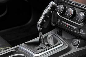 Mb9037 Classic Industries 2009-23 Dodge Challenger Mr Norms Grip Shifter 6-speed Carbon Fiber