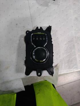 1145898 Dodge Used Automatic Transmission Shift Lever Assembly Fits 2017 Durango Grade