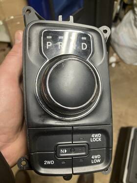 P68171965ag Dodge 2013-2018 Ram 1500 Transmission Gear Selector Knob Shifter