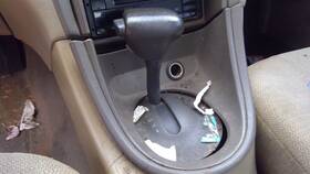242.fd1g00 Ford Transmission Shifter Assembly Automatic 3.8l Fits 99-00 Mustang Oem