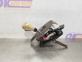 242.fd1r05 Ford 05 2005 Tbird Thunderbird 3.9l Automatic Transmission Shifter