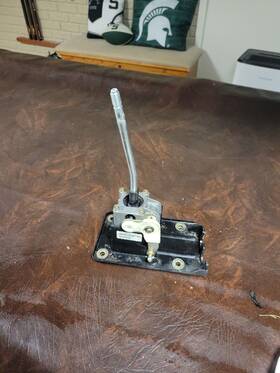 2m5z-7k387-bc Ford 2002 2003 2004 Focus Svt - Shift Tower Assembly Shifter Base Used