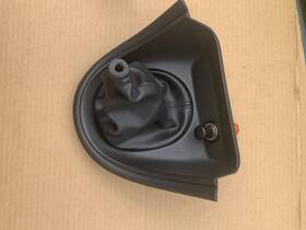 3r33-63045b44 Ford 99-04 Mustang Manual Shift Bezel Trim Shifter Boot Lighter Mid Black
