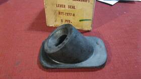 B7t-7277-a Ford Nos 1957-1958 Truck C550-1100 Transmission Gearshift Seal