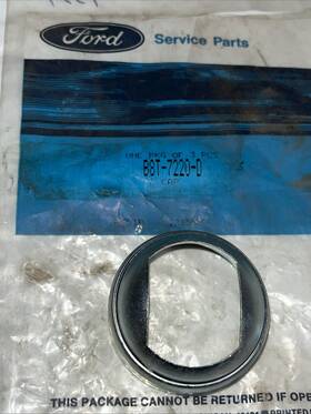 B8t-7220-d Ford Genuine Shifter Cap Free Shipping