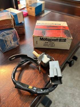 D6dz-15520-b Ford 1976 Granada Mercury Monarch Manual Trans Column Shift Backup Switch Nos