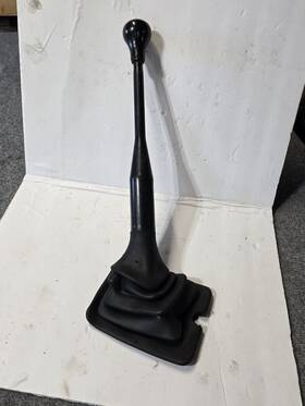 E8tb-7k387-fc Ford 88 97 F250 F350 Zf5 5 Speed Manual Transmission Shifter With Knob