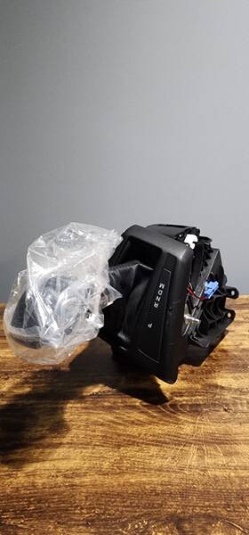 Lk4z-7210-cb Ford Transit Automatic Shifter 2022-2025 Nib Cosmetic Damage