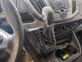 242.fd8k18 Ford Truck Transit35 2018 Transmission Shift 4385680