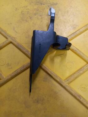 General Motors 15995247 Used O.e Shifter Cable Bracket Gm15995247 96to05 Chevy Astro