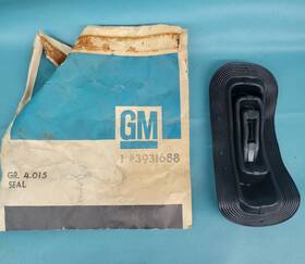 3931688 General Motors Nos 68 69 Chevelle El Camino 4 Speed Trans Shifter Console Boot Seal Gm