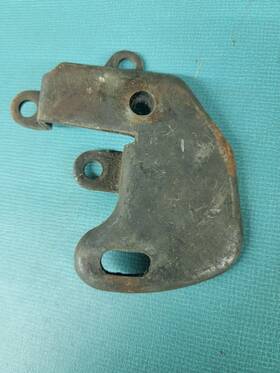 3955772 General Motors Original 69 396 Big Block Camaro Hurst Muncie 4 Speed Shifter Mounting Bracket
