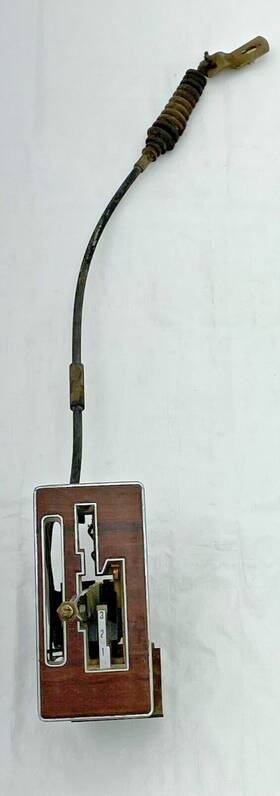 9791636 General Motors 1968 1969 Pontiac Hurst Dual Gate Shifter Automatic Woodgrain Top Plate Bezel