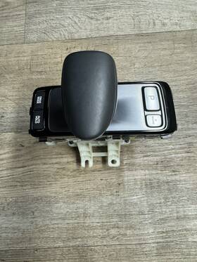46700-b1700 Genesis 2018-20 G80 Floor Console Automatic Gear Shifter Untested