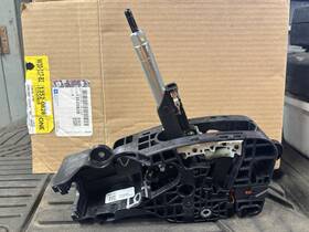 13520828 Gm Genuine Automatic Transmission Control Lever Assembly