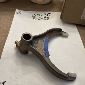 14037963 Gm 1981-1988 Chevrolet And Gmc Pickup Transfer Case Mode Shift Fork