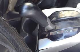 242.ho1a20 Honda 2020 Fit Transmission Shift In Black With Gray Trim Shifter Knob Handle