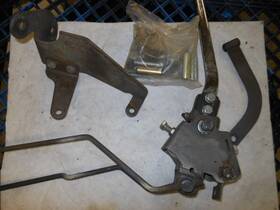 3666901 Hurst 3670013 3 Speed 1966-77 Ford Bronco 4wd Shifter Kit With V8