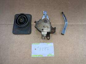 024653 Hurst Competition Plus 2705 Manual 3 Spd Shifter #024653 Needs Weld- No Reverse Lock Out Read