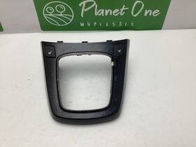 84650-2m000 Hyundai Oem 2010-12 Genesis Coupe Shifter Heated Seat Assembly Bezel