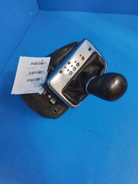 242.in1q12 Infiniti M37x 2012 M37 Transmission Shift 3215