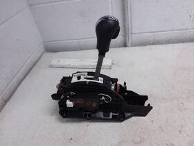 242.in1x17 Infiniti Qx80 2017 Transmission Shift 922719