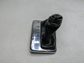 76c530lhd Infiniti 20 06 - 2010 M35 Oem Transmission Floor Shifter Boot Bezel Selector