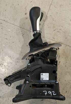 07356294690 Jeep 2018-2021 Renegade Auto Transmission Gear Shifter Selector Oem