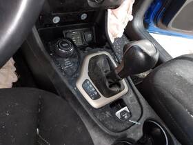 242.am8218 Jeep Cherokee 2018 Transmission Shift 3835514