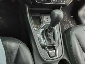 242.am8219 Jeep Cherokee 2019 Transmission Shift