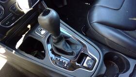 242.am8621 Jeep Cherokee 2021 Transmission Shift 1723758