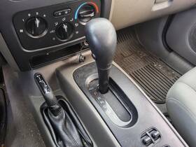 4494491 Jeep Used Automatic Transmission Shift Lever Assembly Fits 2006 Liberty Grade