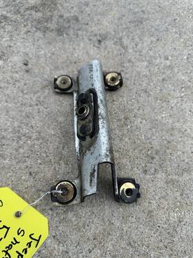 52059692aa Jeep 97-06 Wrangler Tj Torque Shaft Bracket