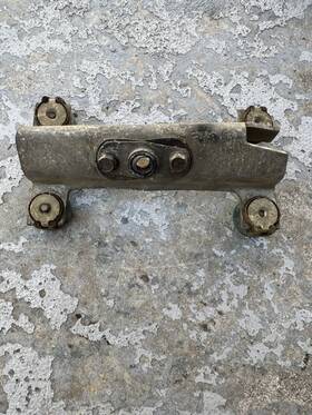 52104017ab Jeep Wrangler Tj 03-06 Torque Shaft Bracket