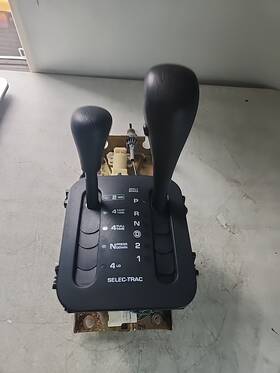 P52109671abttctc049020328 Jeep 2002 Grand Cherokee Floor Shifter 4x4 Control