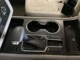 242.ki1319 Kia Sedona 2019 Transmission Shift 1919127