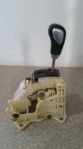 46700-2j210 Kia 09-11 Borrego Automatic Transmission Gear Shift Lever Assembly
