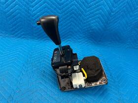 3592160180 Lexus Lx470 At Automatic Transmission Shifter Gear Box With Knob 1999 2000 Oem