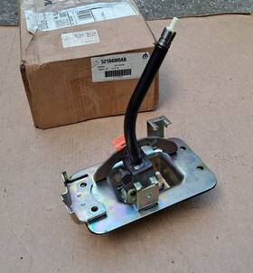 52104005ab Mopar 1999-2001 Jeep Cherokee Xj New Auto Trans Floor Console Shifter Lever